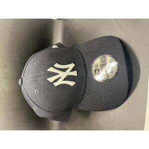 9Forty New York Yankees Black Adjustable Baseball Cap